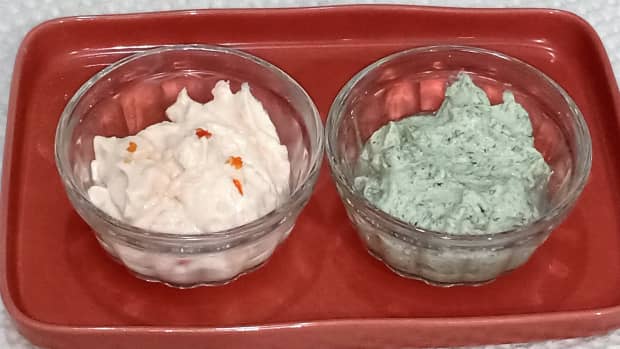 2-healthy-spreads-and-dips-mint-curd-curd-dip-garlic-chilli-curd-dip-recipe
