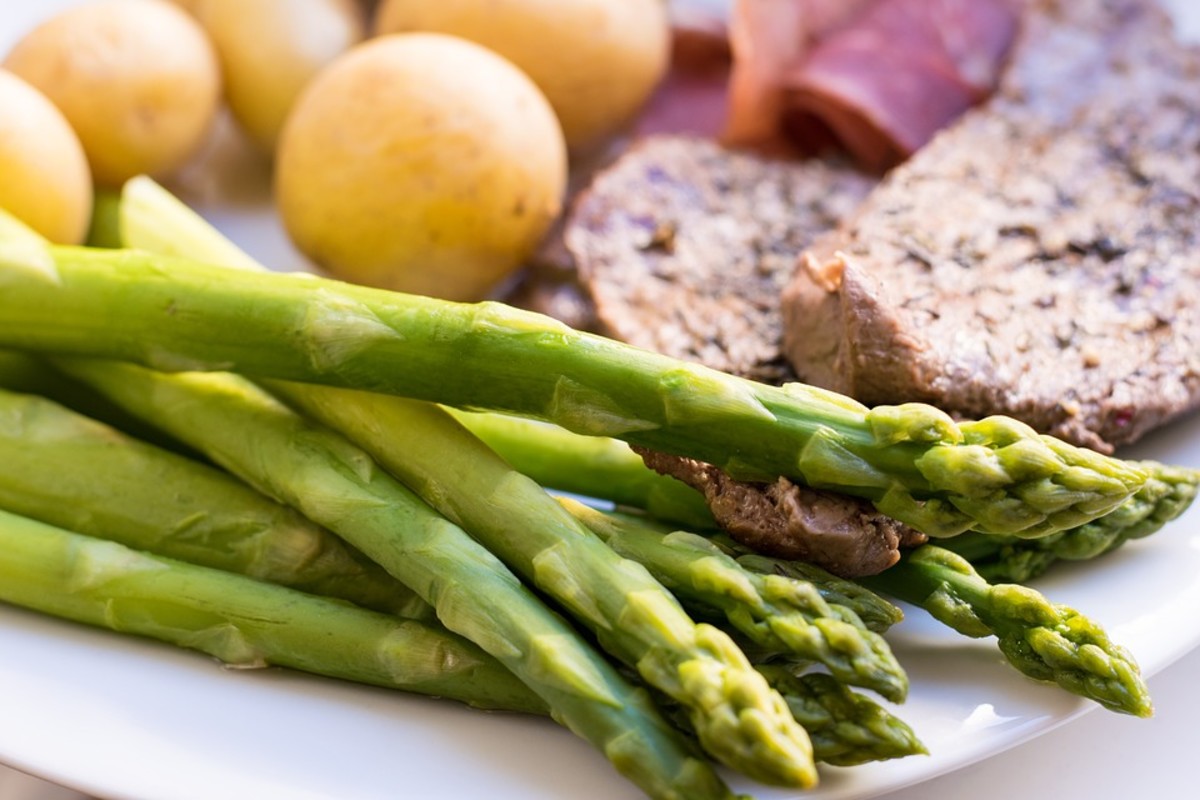 Asparagus and potatoes are great sides for a steak.
