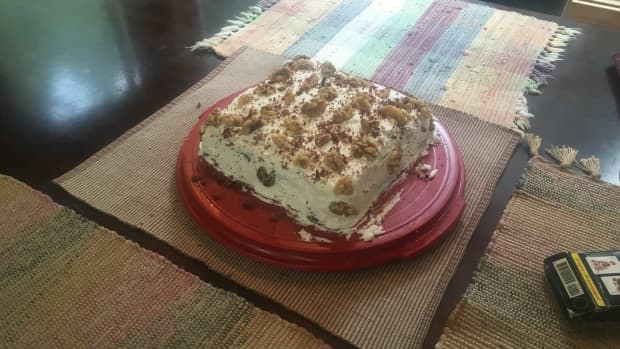 chocolate-walnut-cake-with-whipped-cream-topping-recipe