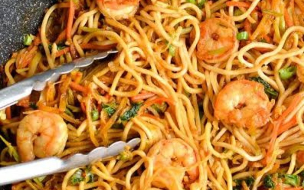Stir-fried prawn noodles
