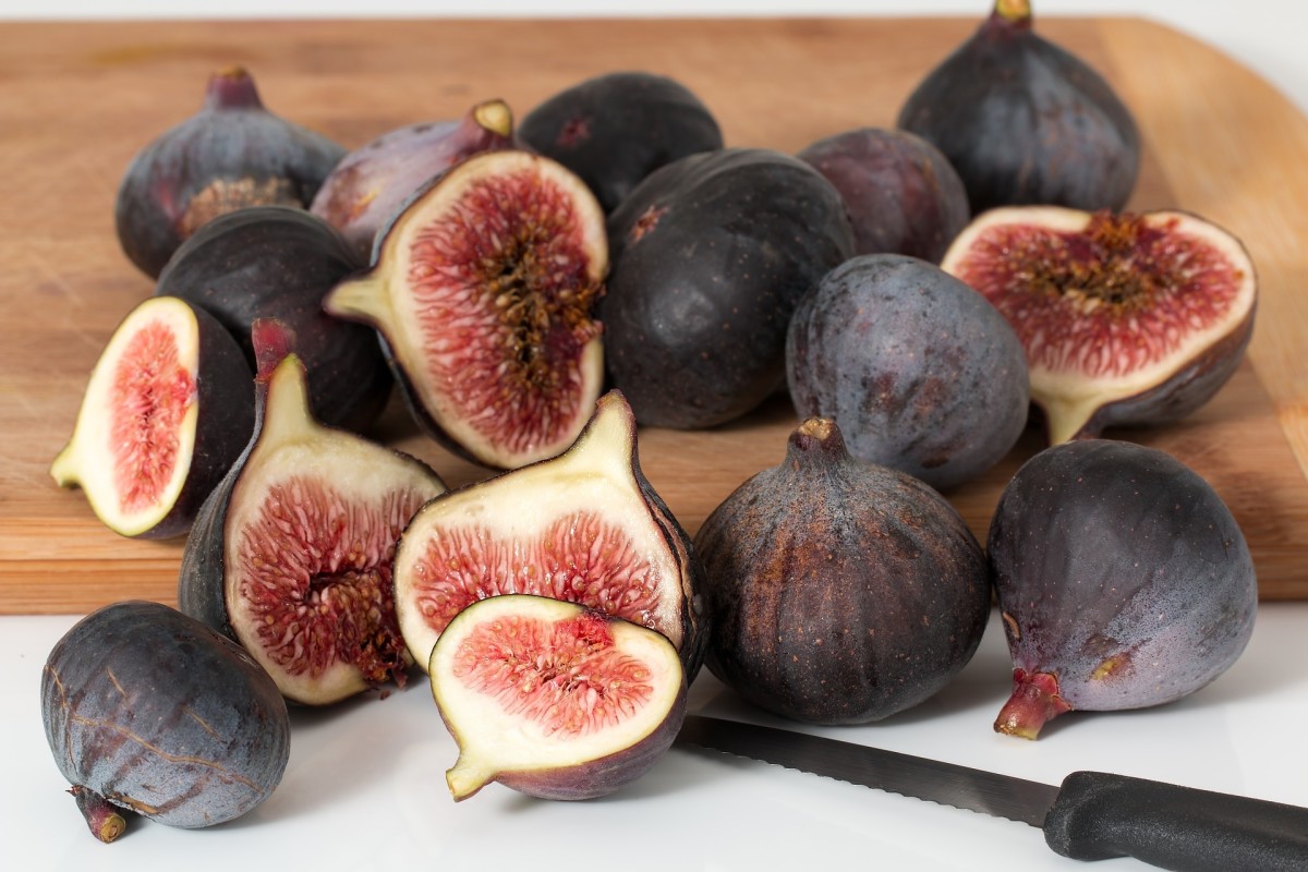 Fresh figs are delicious and nutritious