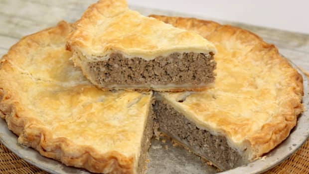 exploring-tourtieres-canadian-meat-pies