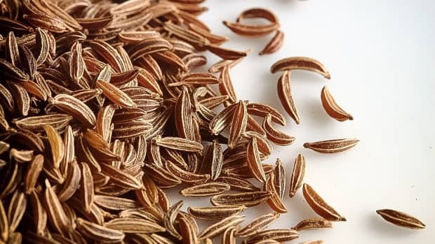 four-good-ways-to-add-flavorful-caraway-seeds-to-a-healthy-diet