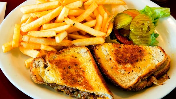 patty-melt-make-the-perfect-roadside-diner-sandwich-and-fun-spinoffs