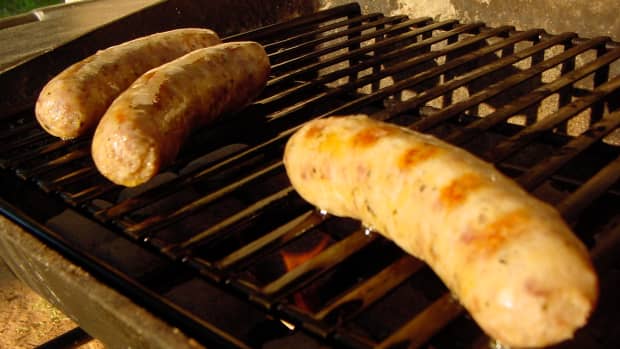 perfect_bbq_sausages_every_time_indirect_grilling_for_better_barbecued_sausages