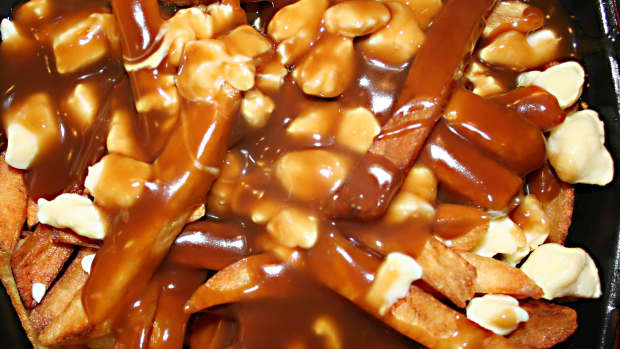 poutine-in-culture-and-history-traditional-canadian-food